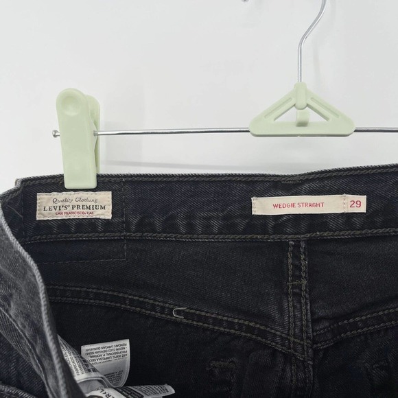 Levi's‎ Wedgie Straight Ripped Denim Jeans Sz 29 Black High Rise Pockets Raw Hem - Picture 6 of 12